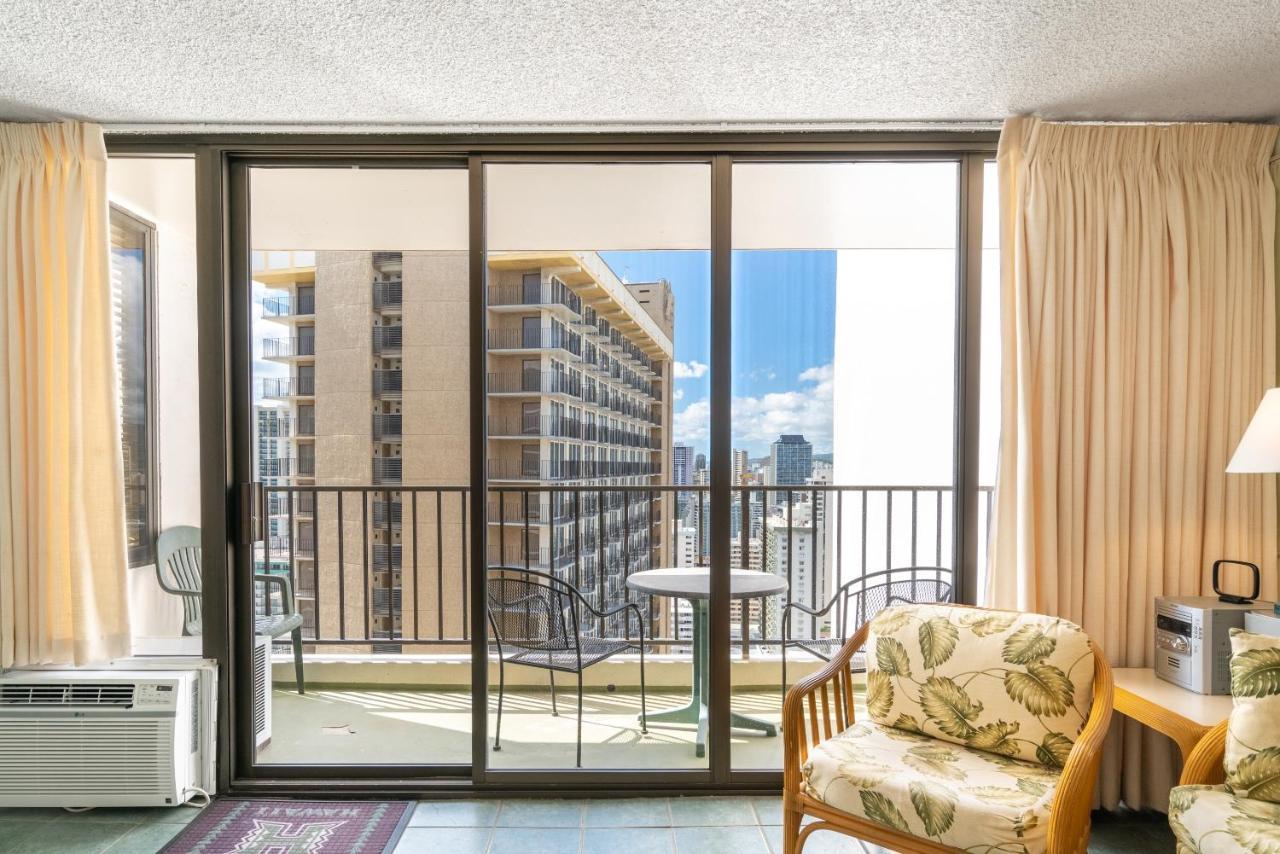 Deluxe Waikiki Banyan - Free Parking & Wifi Apartment