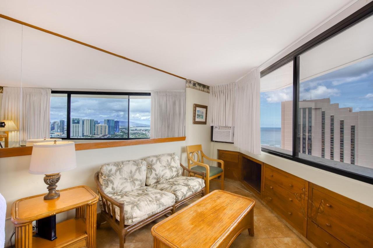 Marina Tower 3702