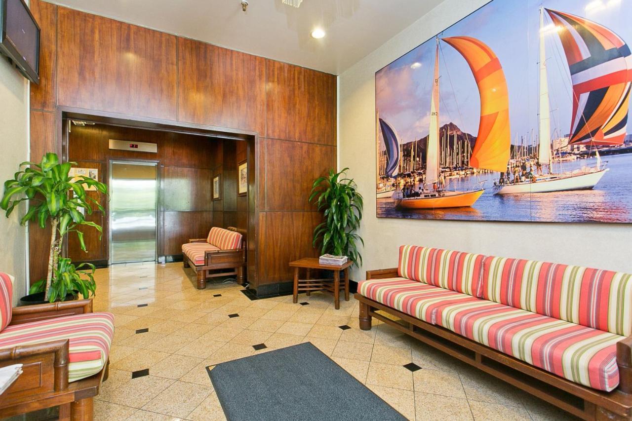 Marina Tower 3702 *