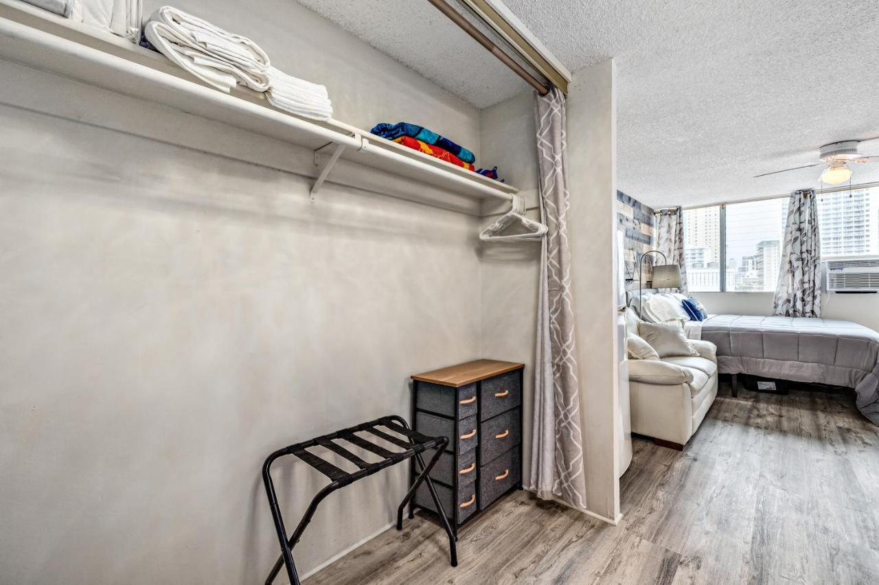 Modern Waikiki Perfect For Getaway! * Honolulu
