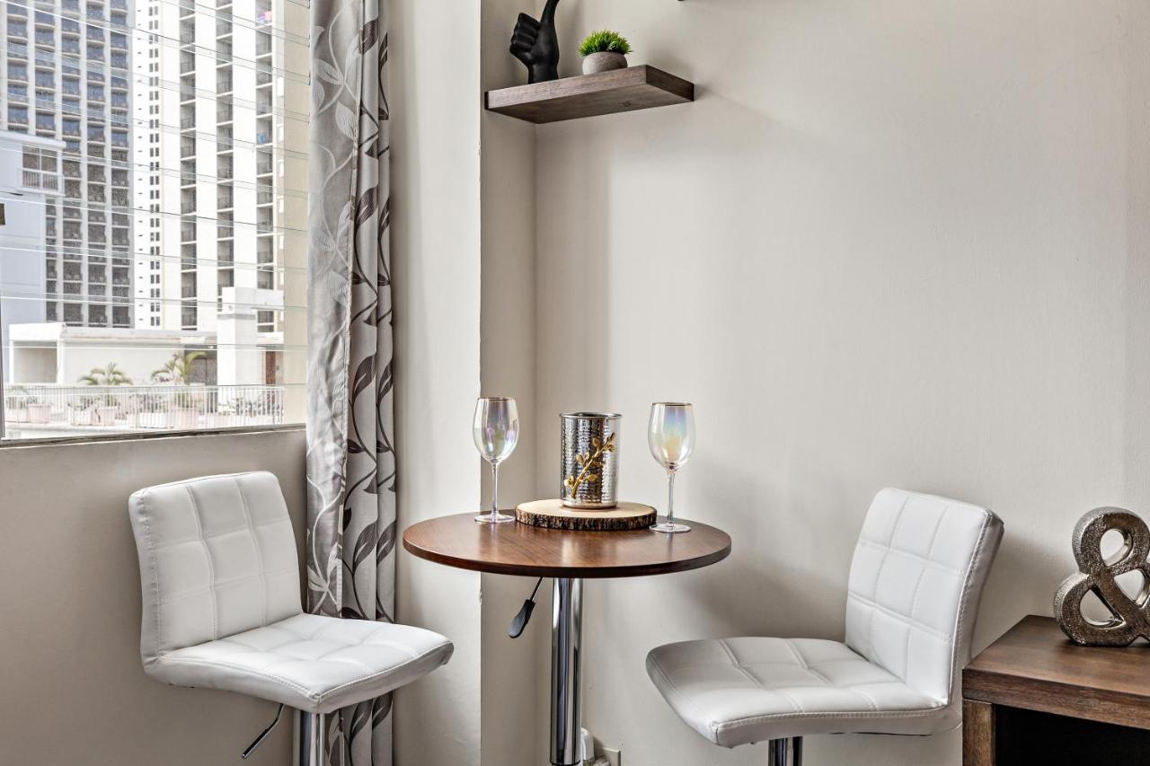 Apartment Modern Waikiki Perfect For Getaway! *