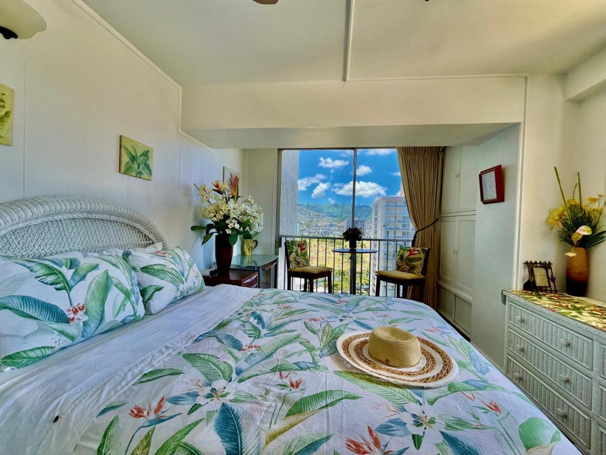 Jenny's Waikiki Apartment