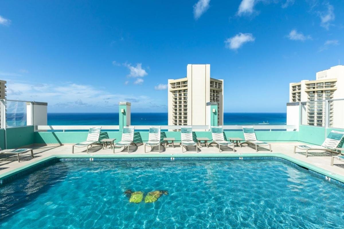 Pacific Monarch 1003 * Honolulu