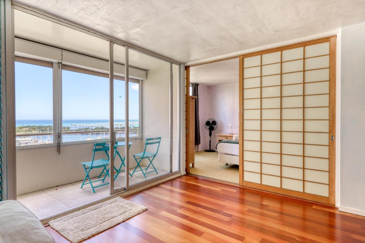 Harbor View Plaza #1203 Apartment *