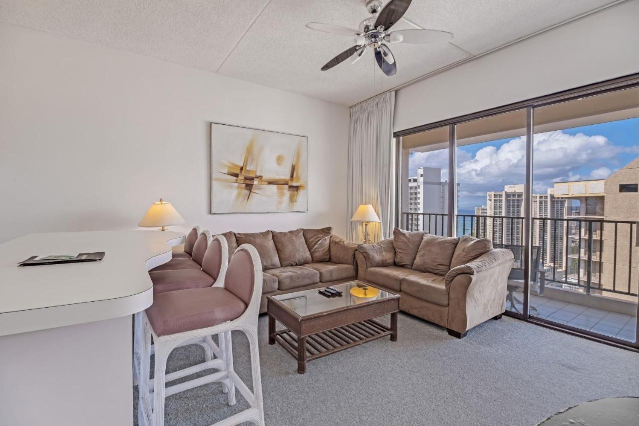 Apartment Sea View At The Waikiki Banyan - Free Parking! Honolulu