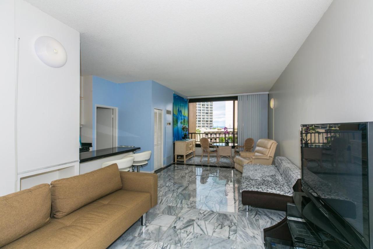 Spacious With Private Balcony At Discovery Bay - Free Wifi, Near Beaches! *