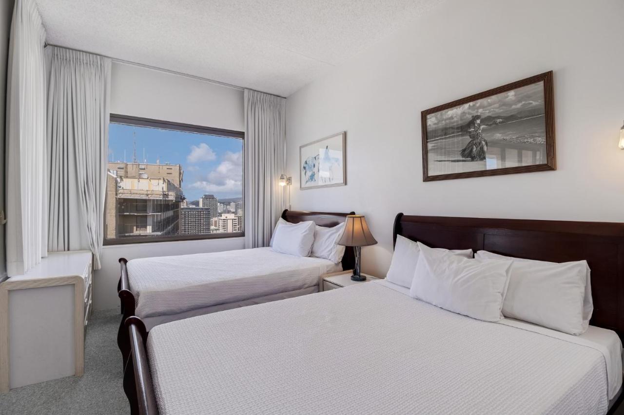 Sea View At The Waikiki Banyan - Free Parking! Apartment