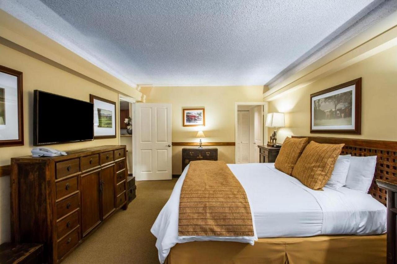 The Equus 4* Honolulu