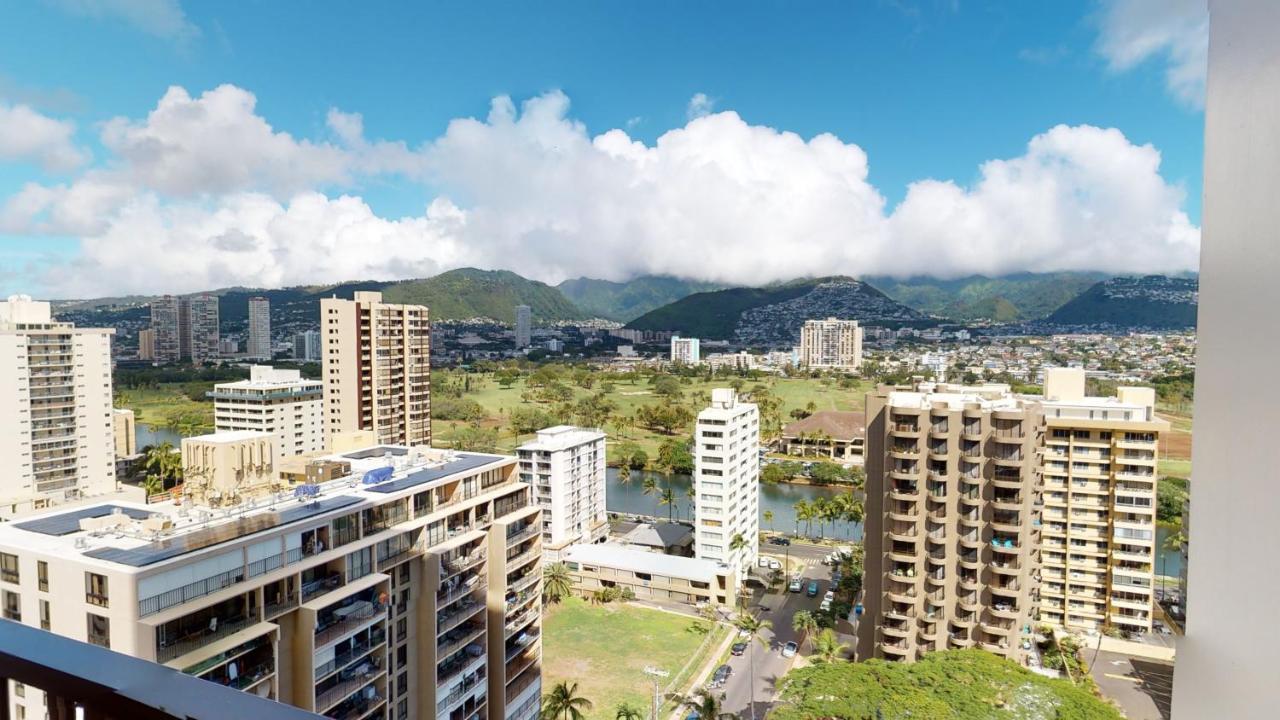 Deluxe Waikiki Banyan - Free Parking & Wifi Apartment *