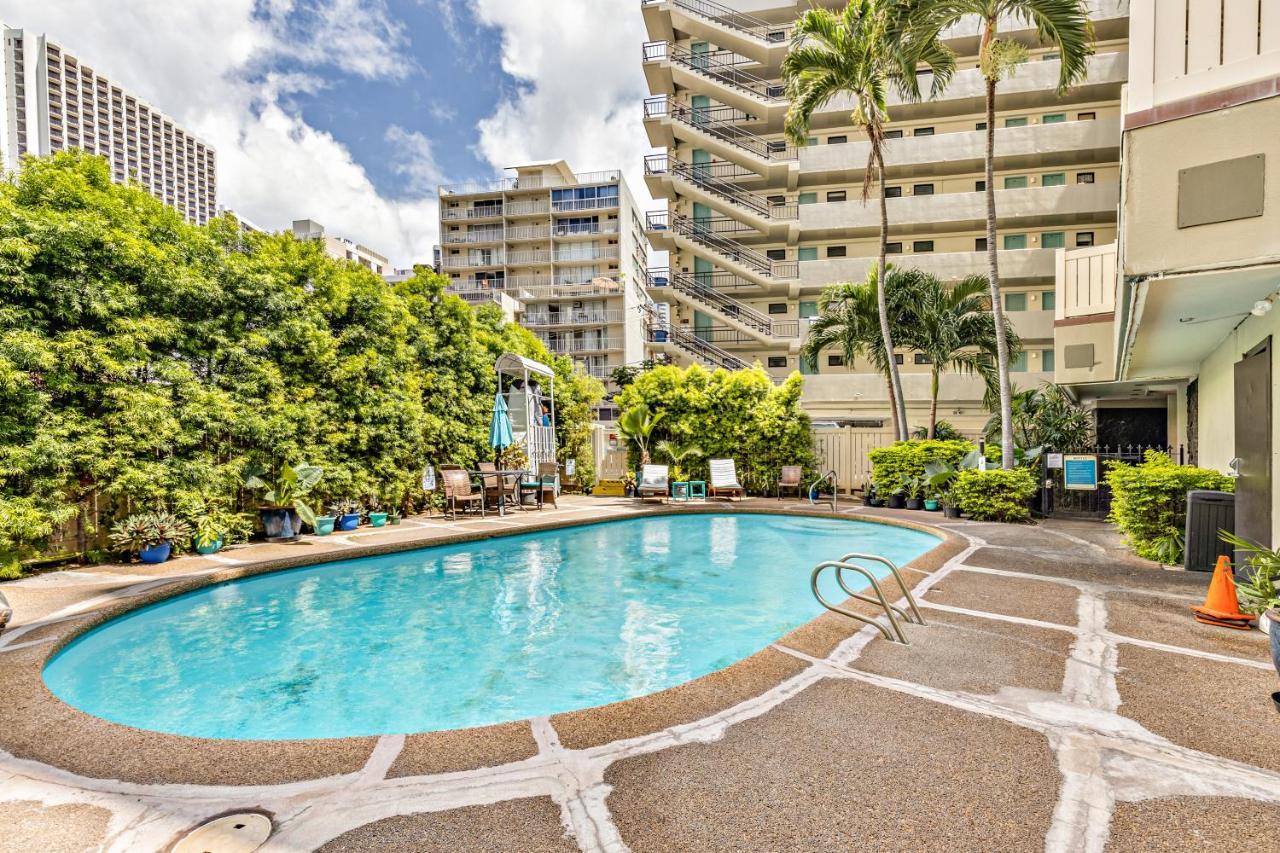 Inviting Waikiki Grand One Block To Beach! Honolulu