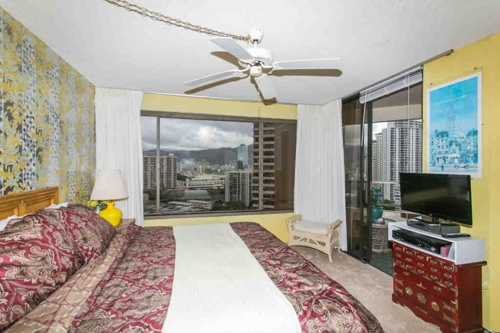 Spacious With Private Balcony At Discovery Bay - Free Wifi, Near Beaches! * Honolulu