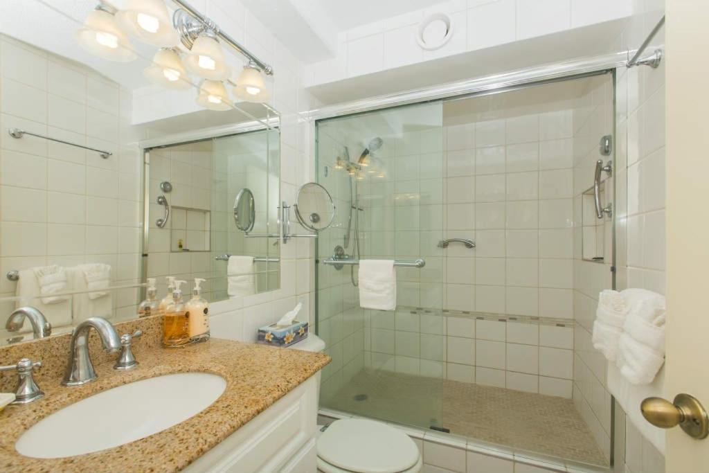 Spacious With Private Balcony At Discovery Bay - Free Wifi, Near Beaches! * Honolulu