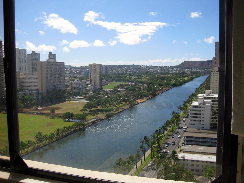Waikiki Monarch Hotel