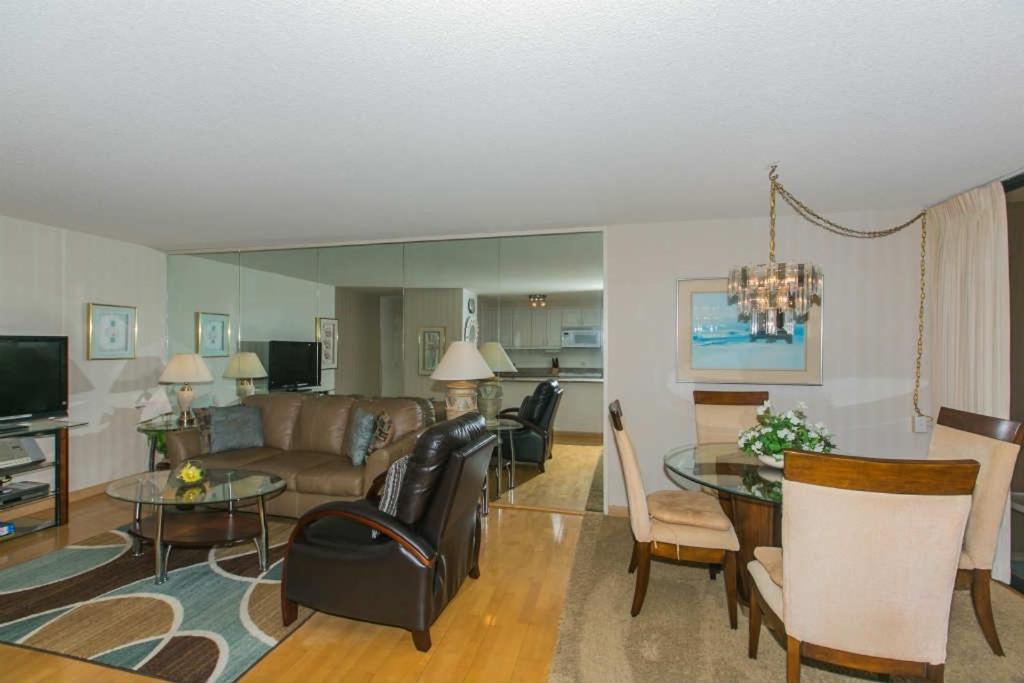 Apartment Spacious With Private Balcony At Discovery Bay - Free Wifi, Near Beaches! *