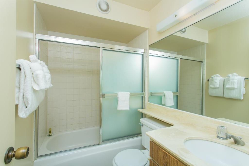 Spacious With Private Balcony At Discovery Bay - Free Wifi, Near Beaches! Honolulu
