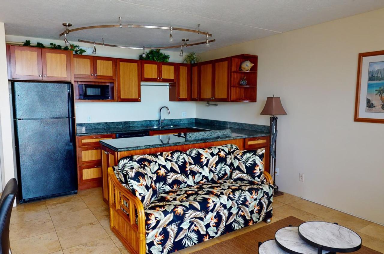 Sea View At The Waikiki Banyan - Free Parking! Apartment *