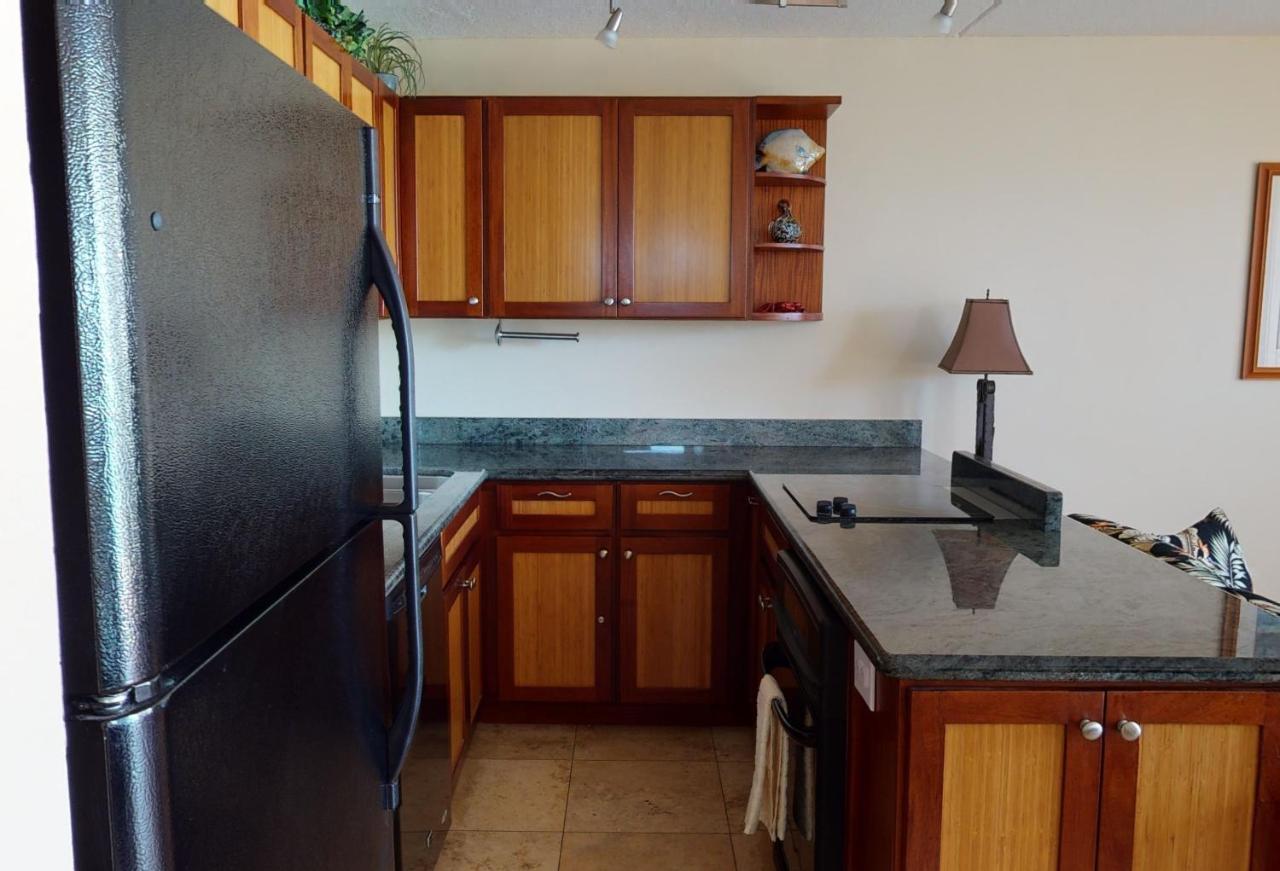 Sea View At The Waikiki Banyan - Free Parking! Apartment Honolulu