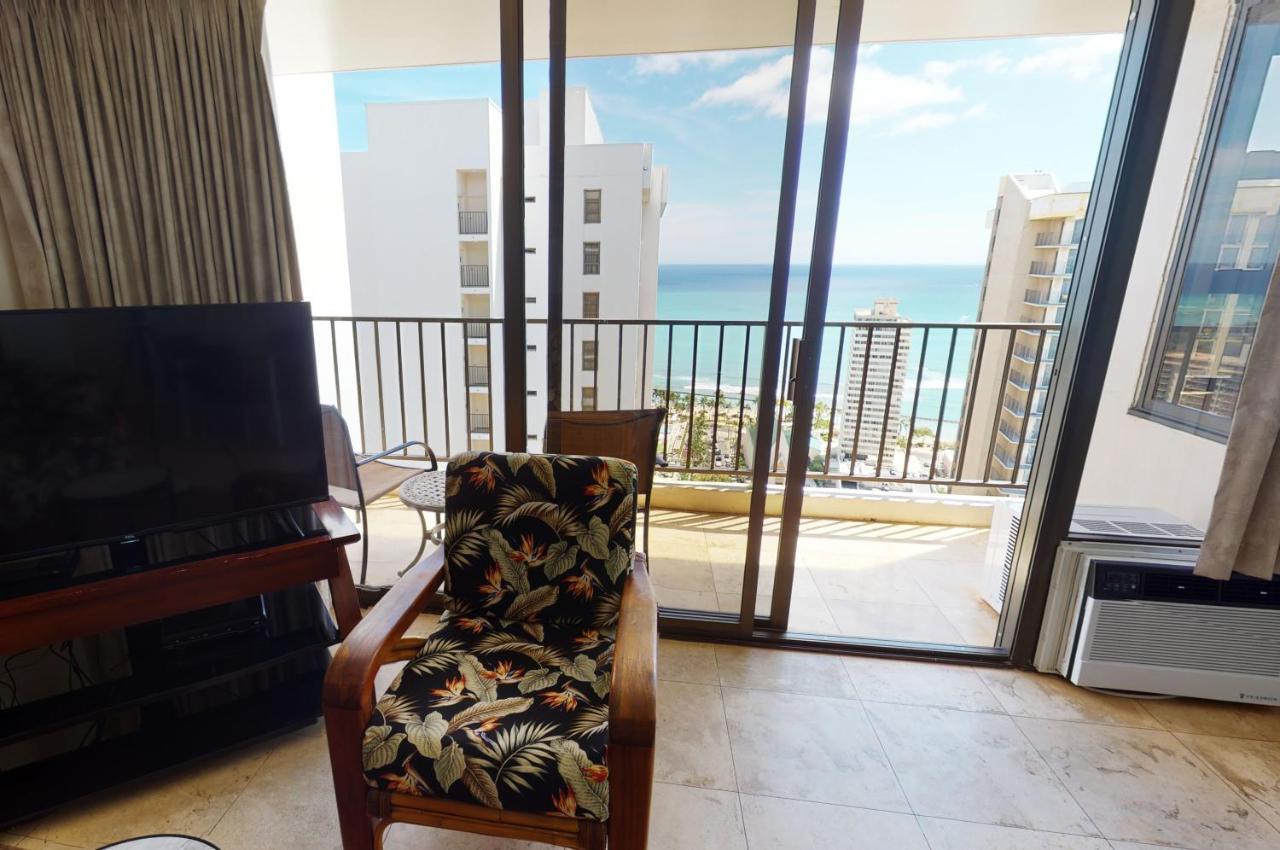 Sea View At The Waikiki Banyan - Free Parking! *