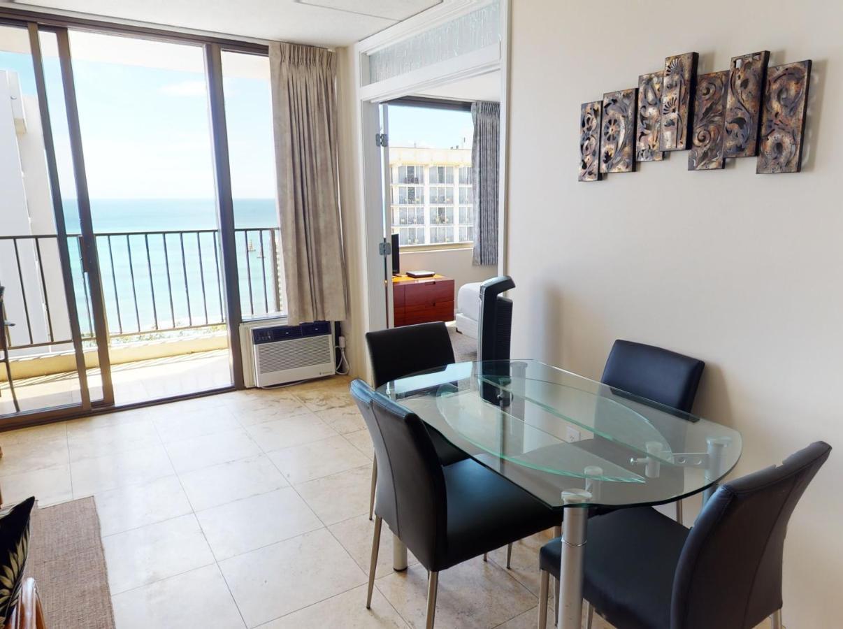 Sea View At The Waikiki Banyan - Free Parking!
