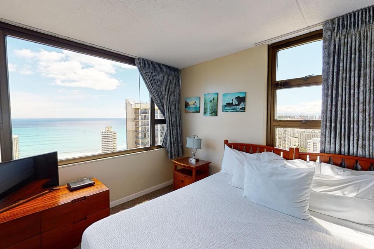Apartment Sea View At The Waikiki Banyan - Free Parking!