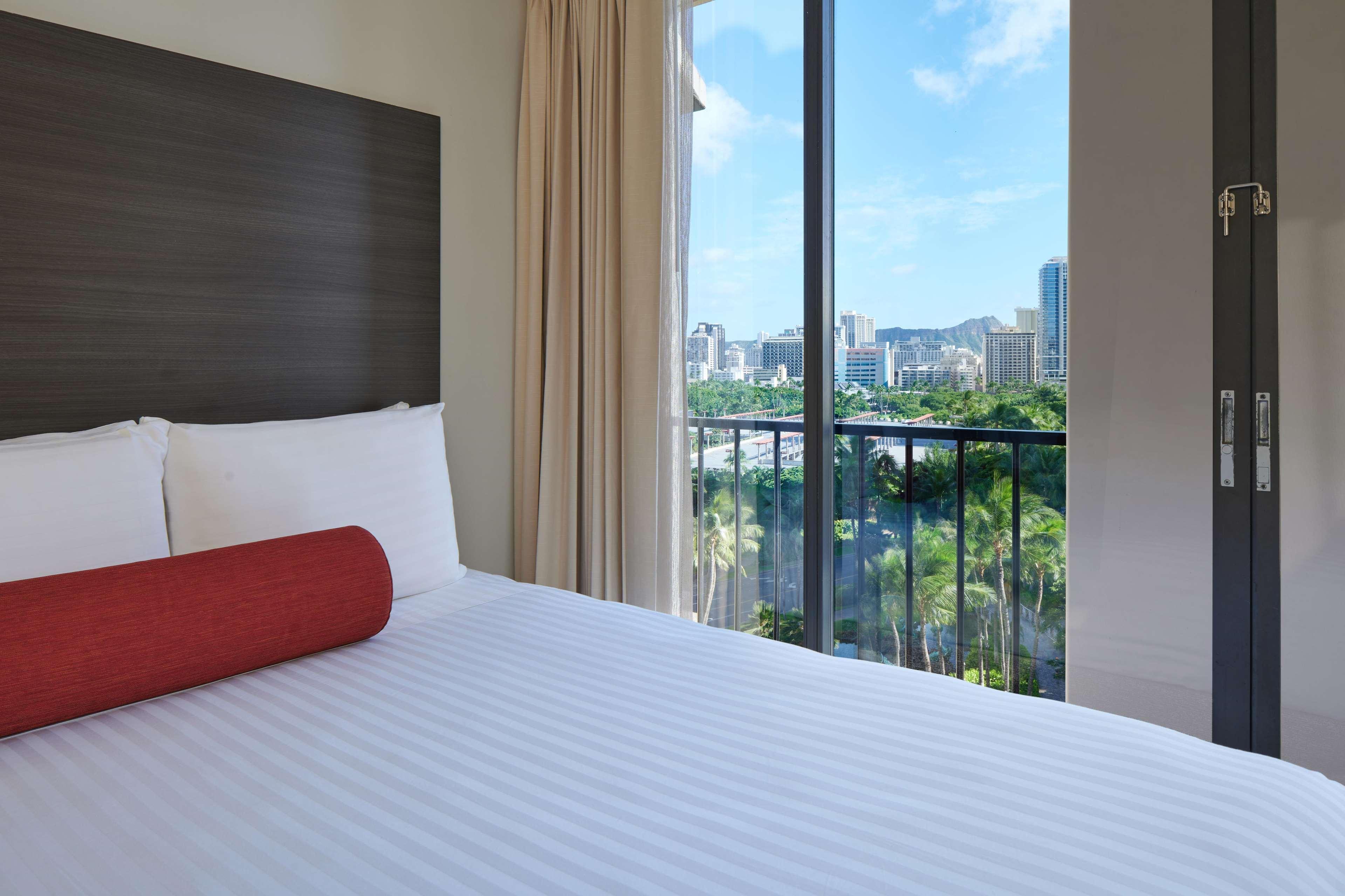 Aqua Palms Waikiki Aparthotel 3*