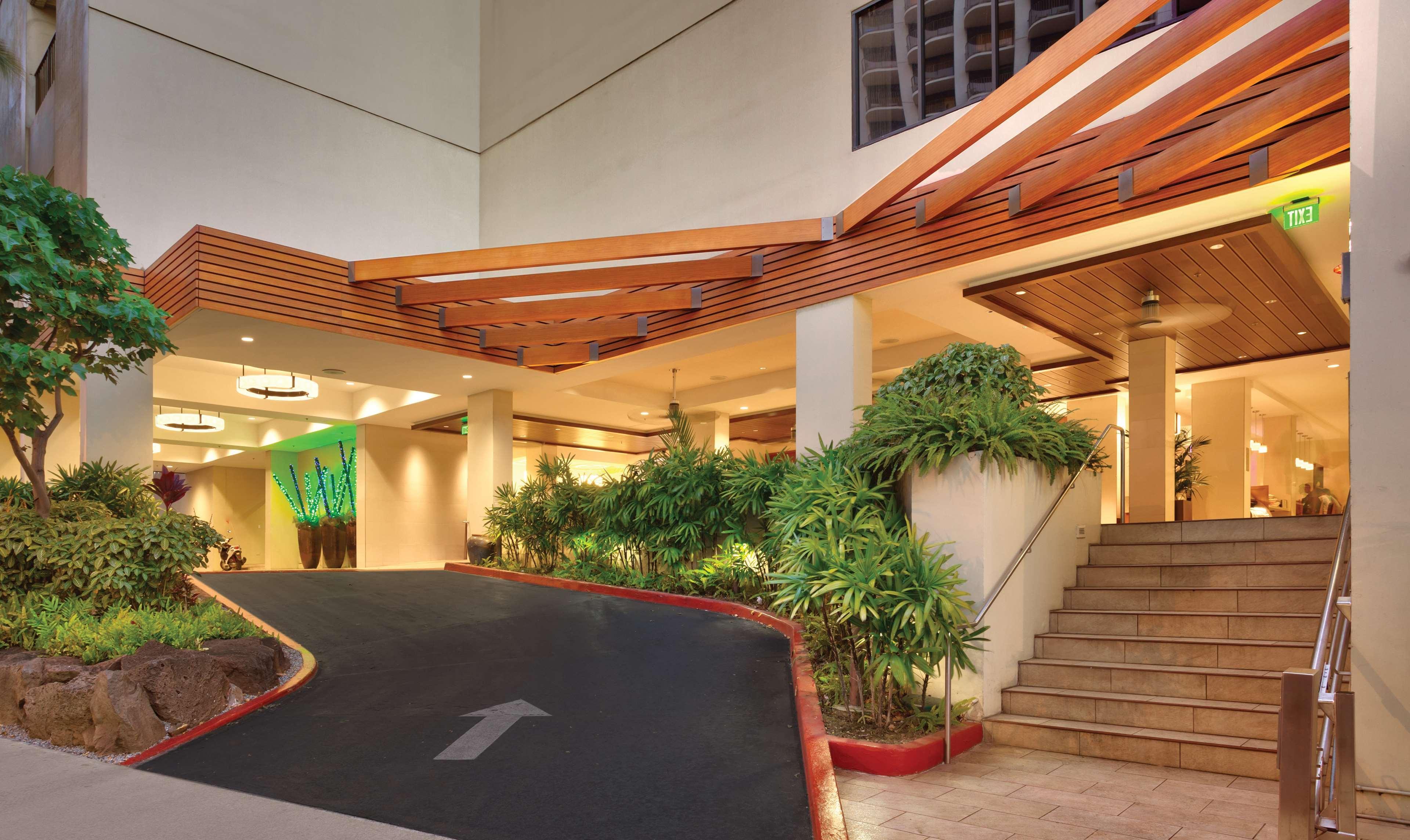 Hyatt Place Waikiki 4*