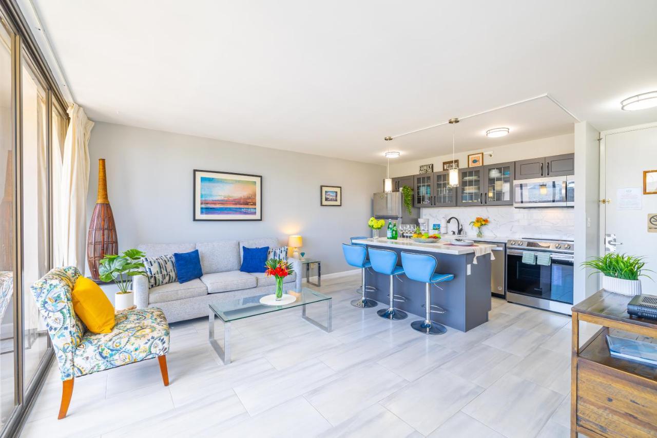 Tropical Retreat Near Waikiki With Parking Apartment *