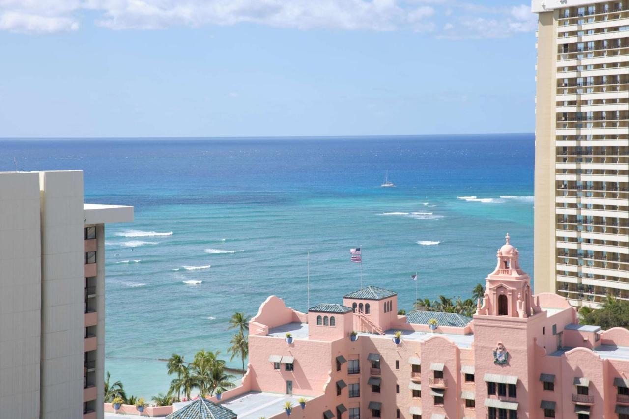 Outrigger Waikiki Beachcomber Hotel 4*