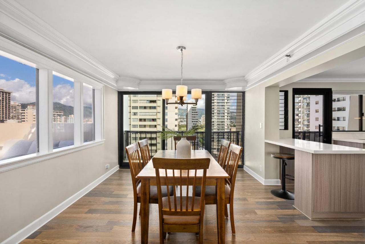 Expansive Lanai W/ Panoramic Views - Walk To Waikiki Beach Apartment Honolulu