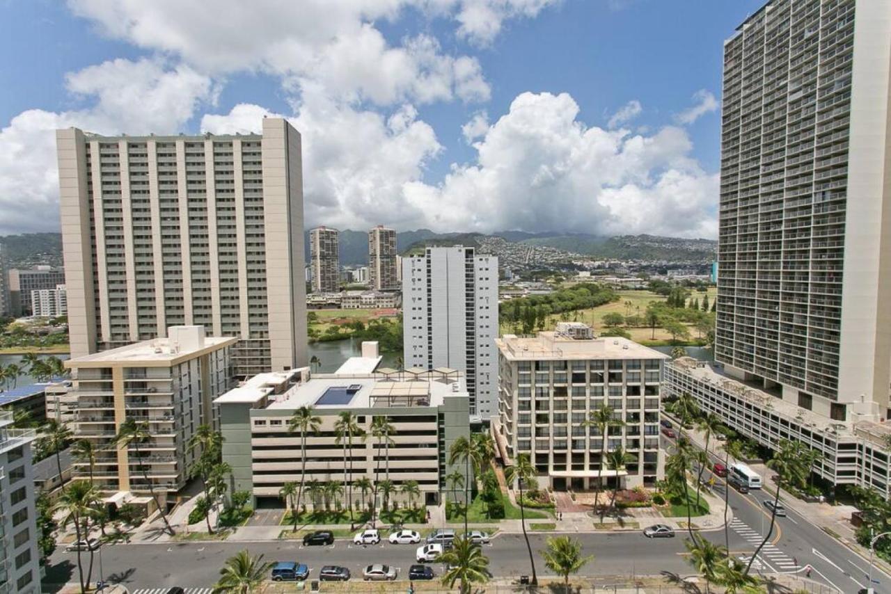 Royal Kuhio 1602 - Spacious With Stunning Mountain Views In The Heart Of Waikiki! Holiday home Honolulu