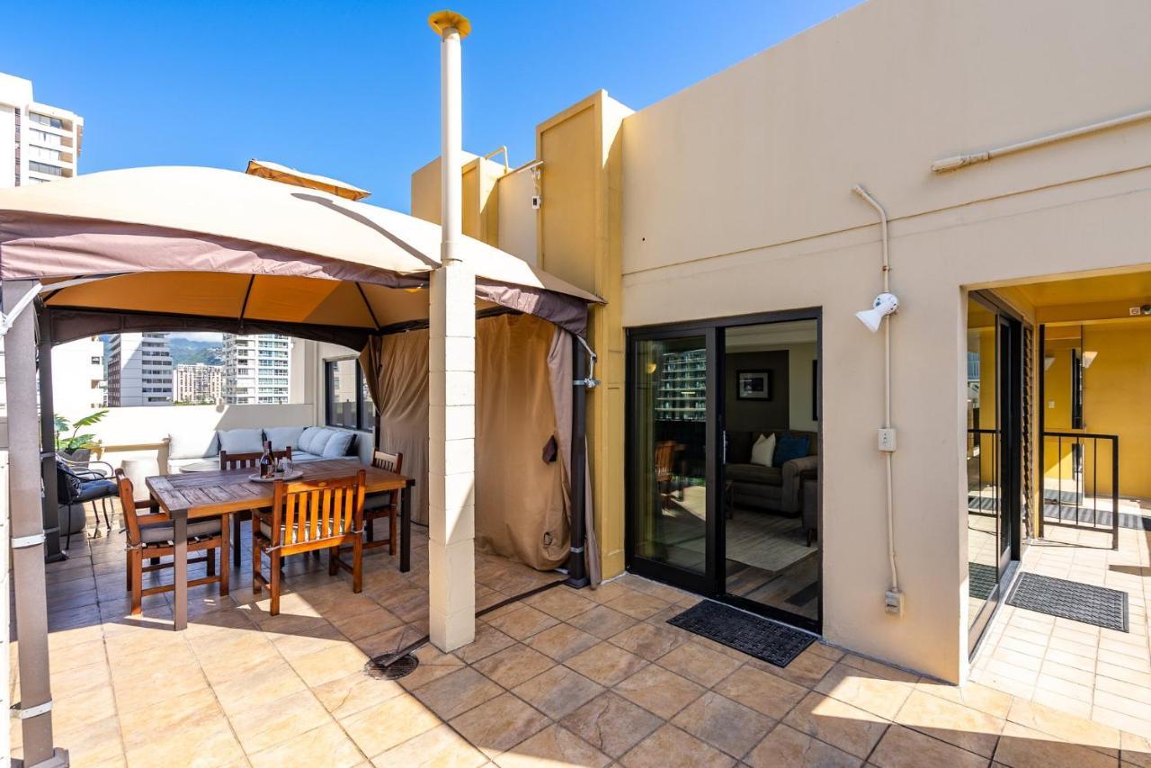 Expansive Lanai W/ Panoramic Views - Walk To Waikiki Beach Apartment *