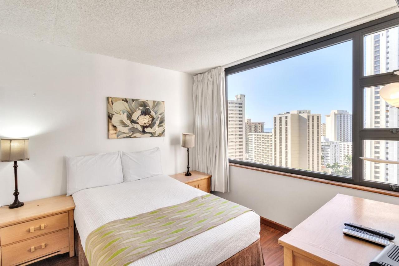 Apartment Sea View At The Waikiki Banyan - Free Parking!