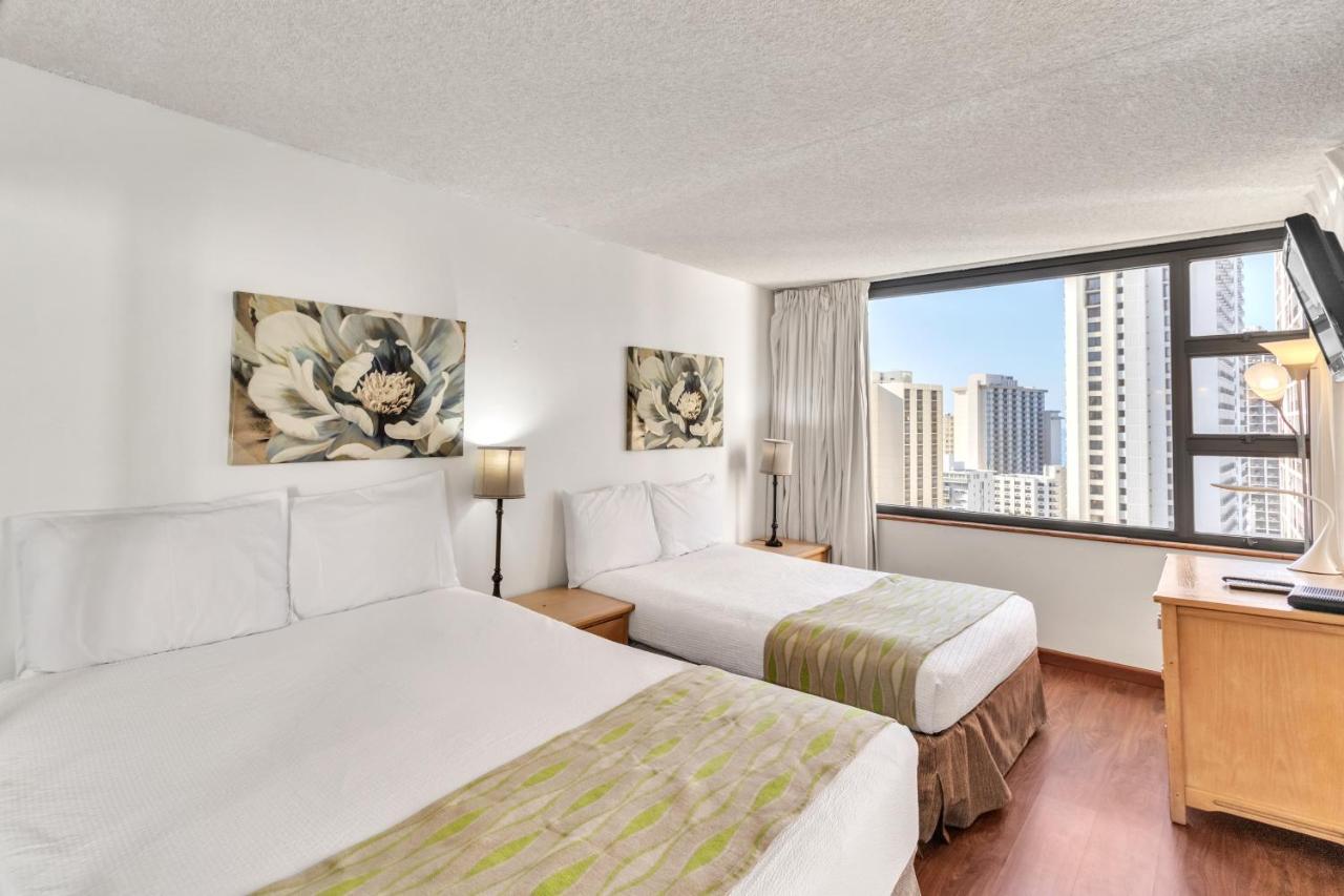 Apartment Sea View At The Waikiki Banyan - Free Parking! *
