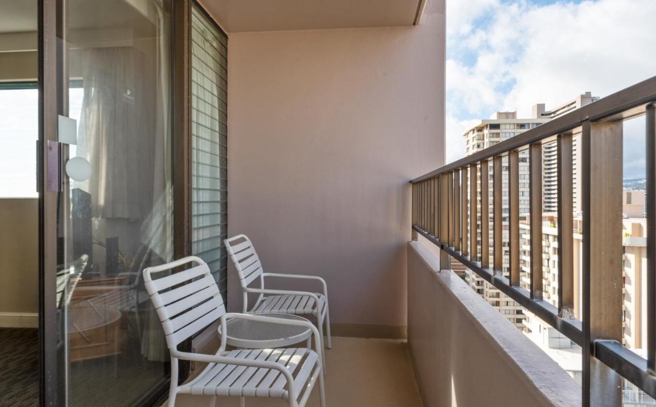 Private One Bedroom Condo, With Corporate Car Savings Code Included, Free Onsite Parking Apartment *