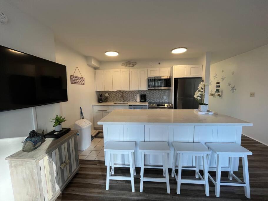 Pe'a Ocean View @waikiki Banyan +1 Free Park Apartment *