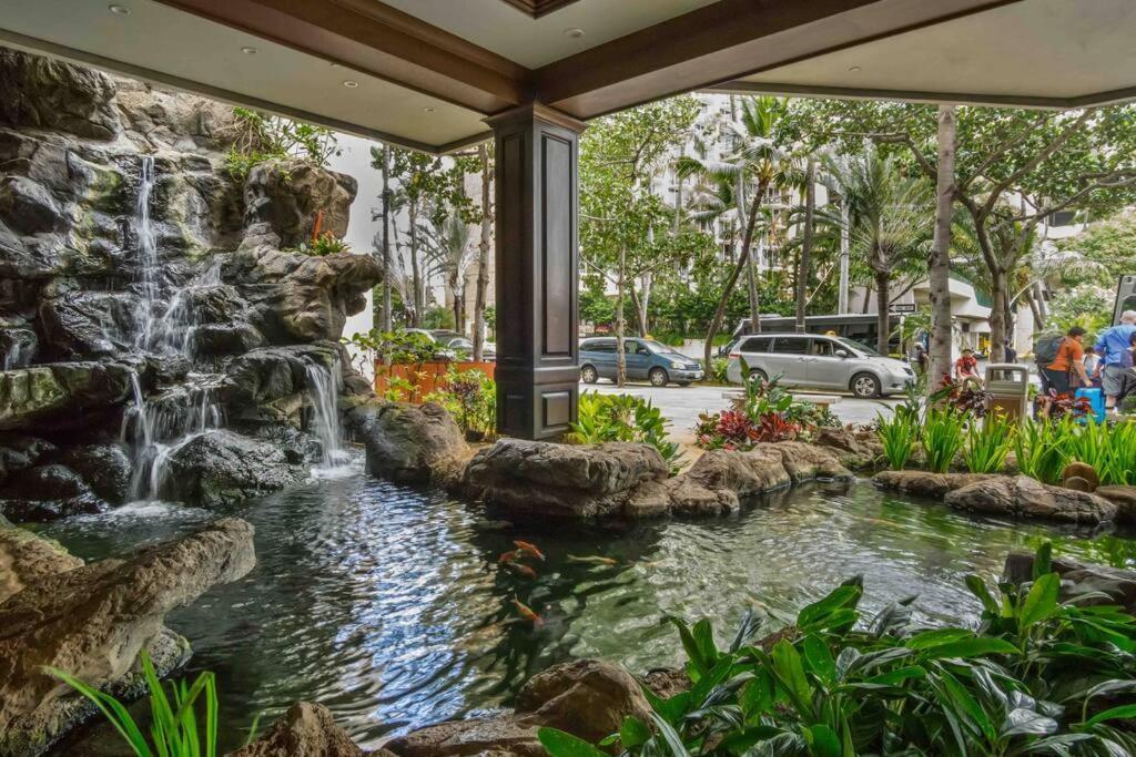 Pe'a Ocean View @waikiki Banyan +1 Free Park *