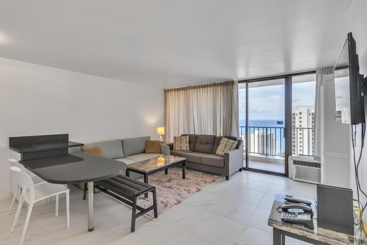 Sea View At The Waikiki Banyan - Free Parking!