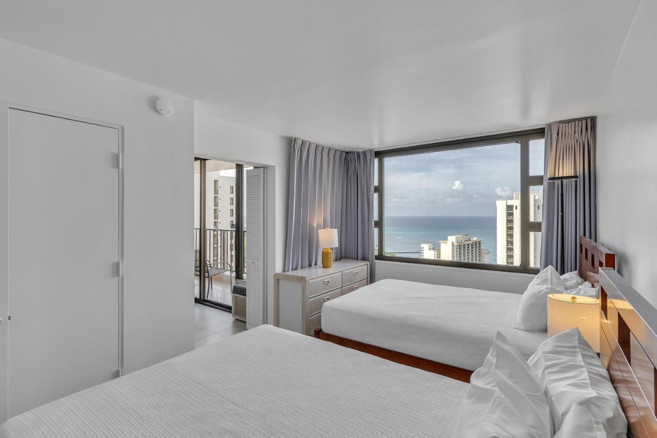 Apartment Sea View At The Waikiki Banyan - Free Parking! *