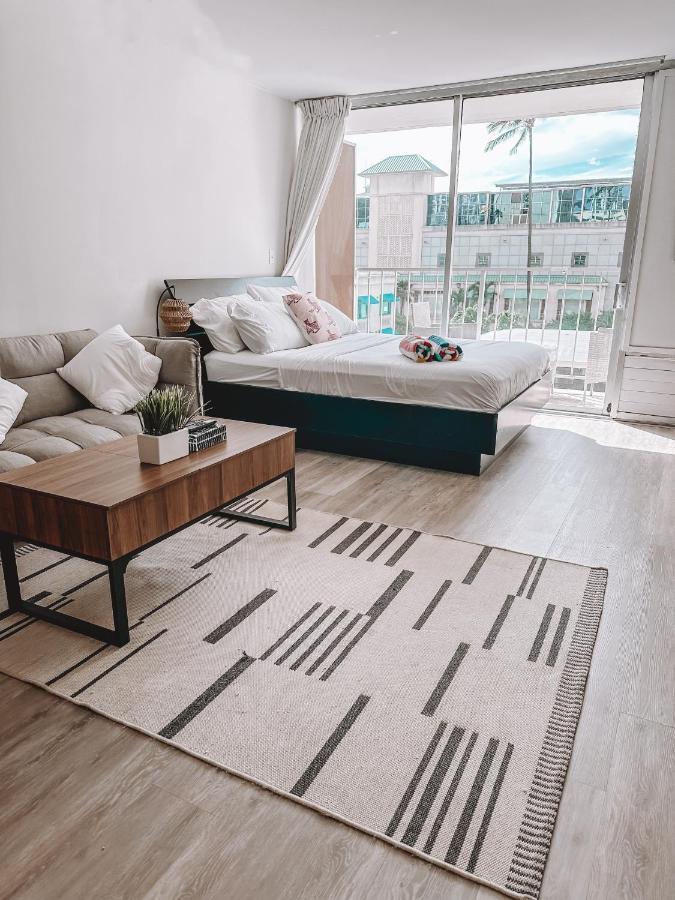 Modern Studio - Heart Of Waikiki With Parking! * Honolulu