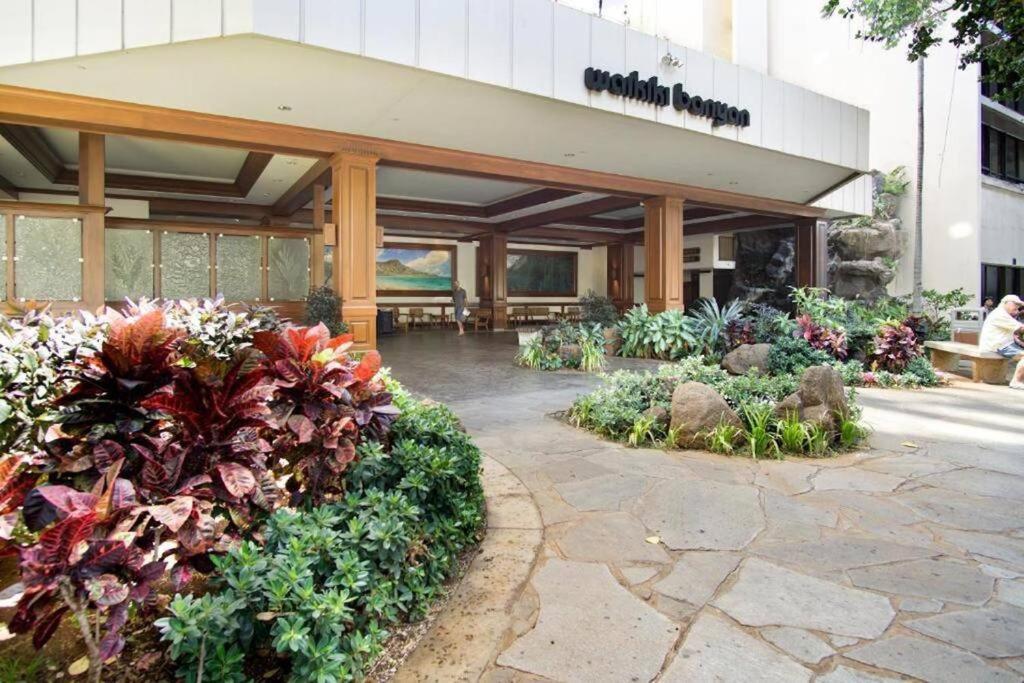 Apartment The Whale @waikiki Banyan *