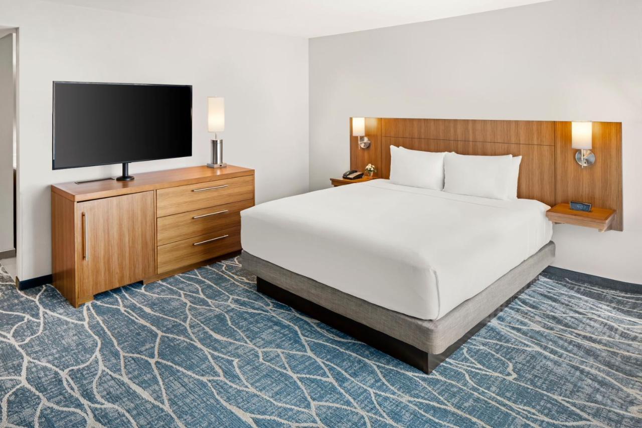 Hyatt Place Waikiki