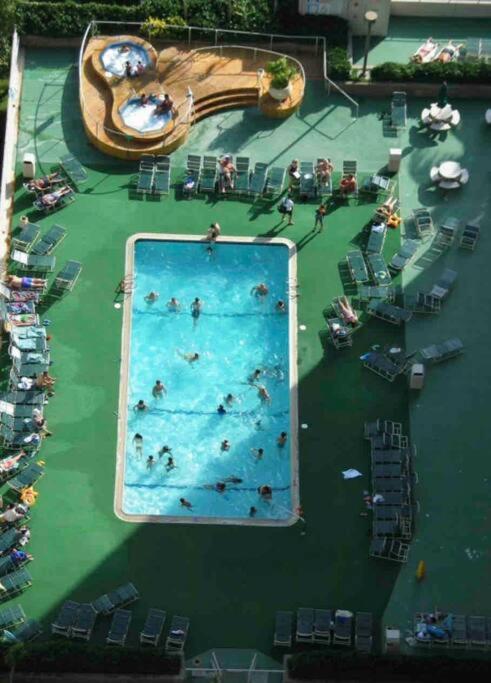 Lovely 1br At The Waikiki Banyan With Pool
