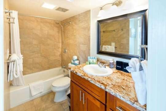 Apartment Deluxe Panoramic Mountain View - 37th Floor, Free Parking & Wifi *