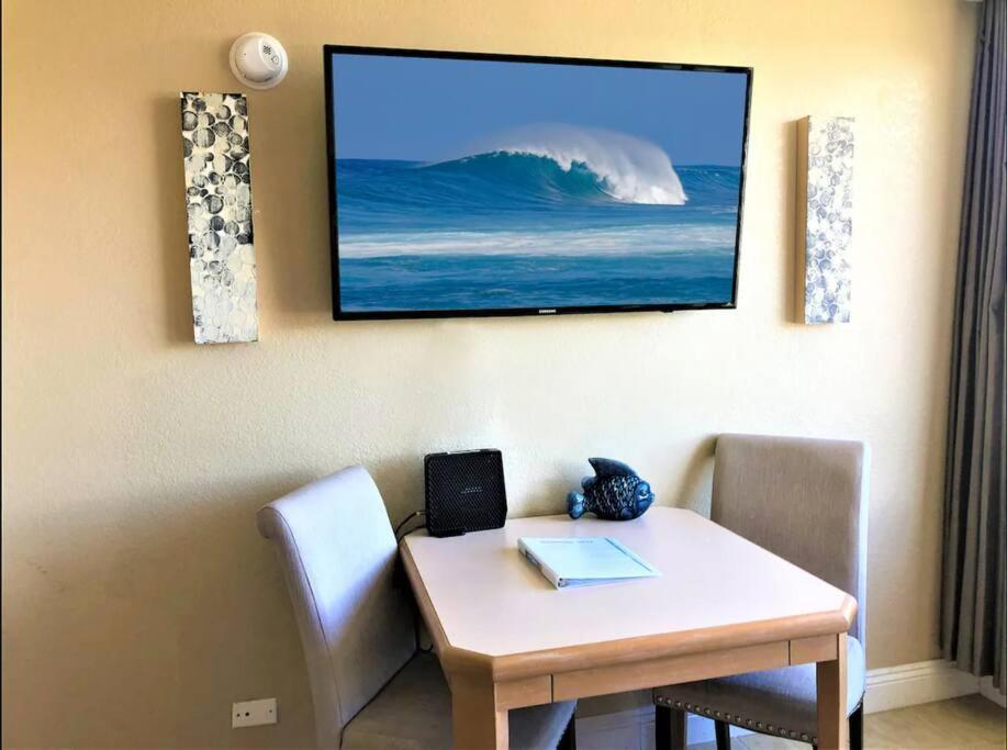 King Bed, Spacious, Legal, View Honolulu