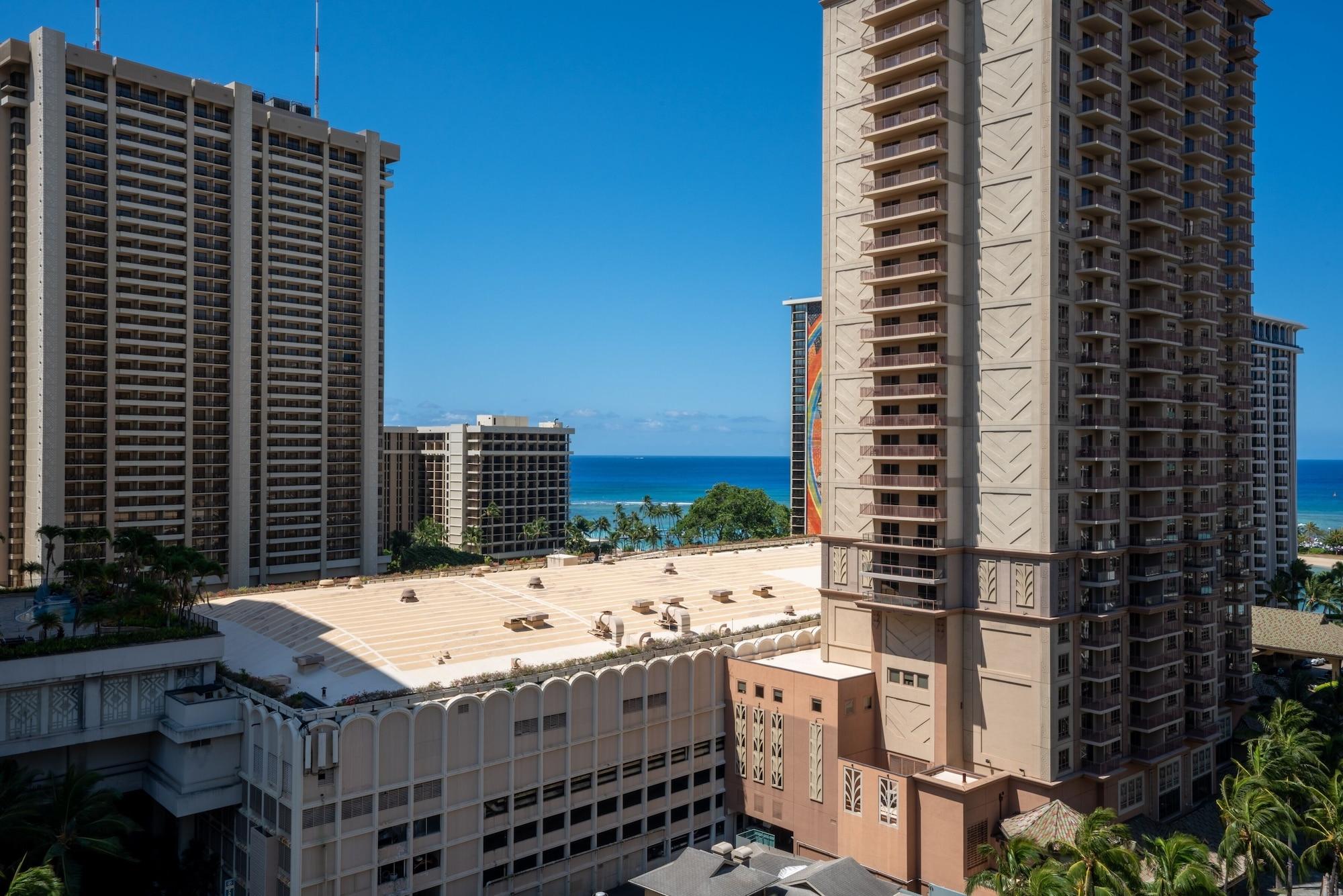 Aqua Palms Waikiki Aparthotel 3*