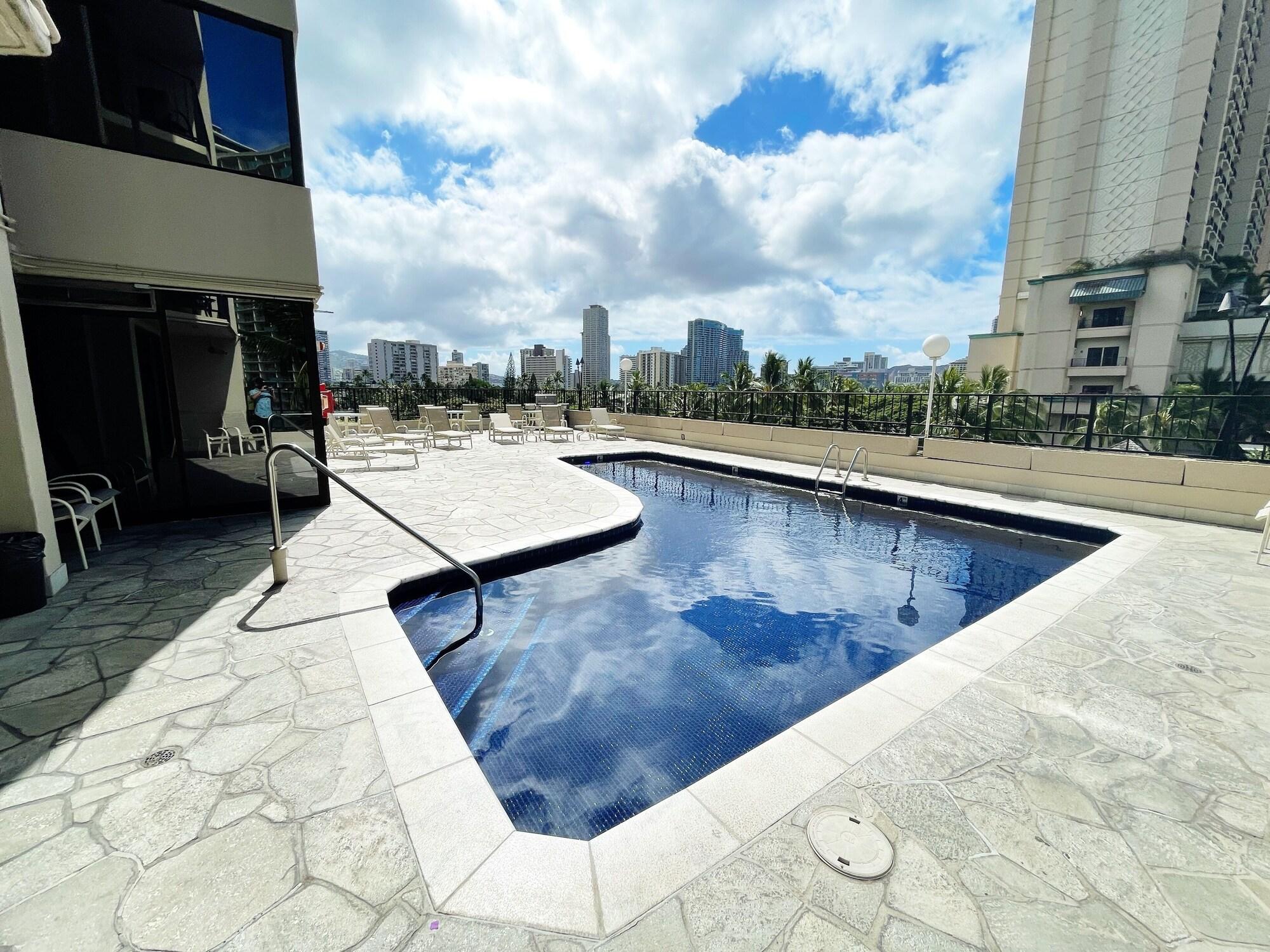 Aqua Palms Waikiki