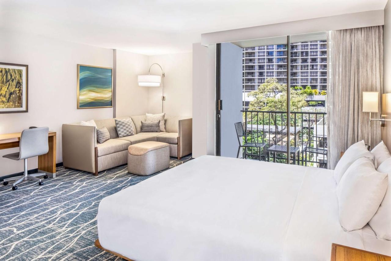 Hyatt Place Waikiki 4*