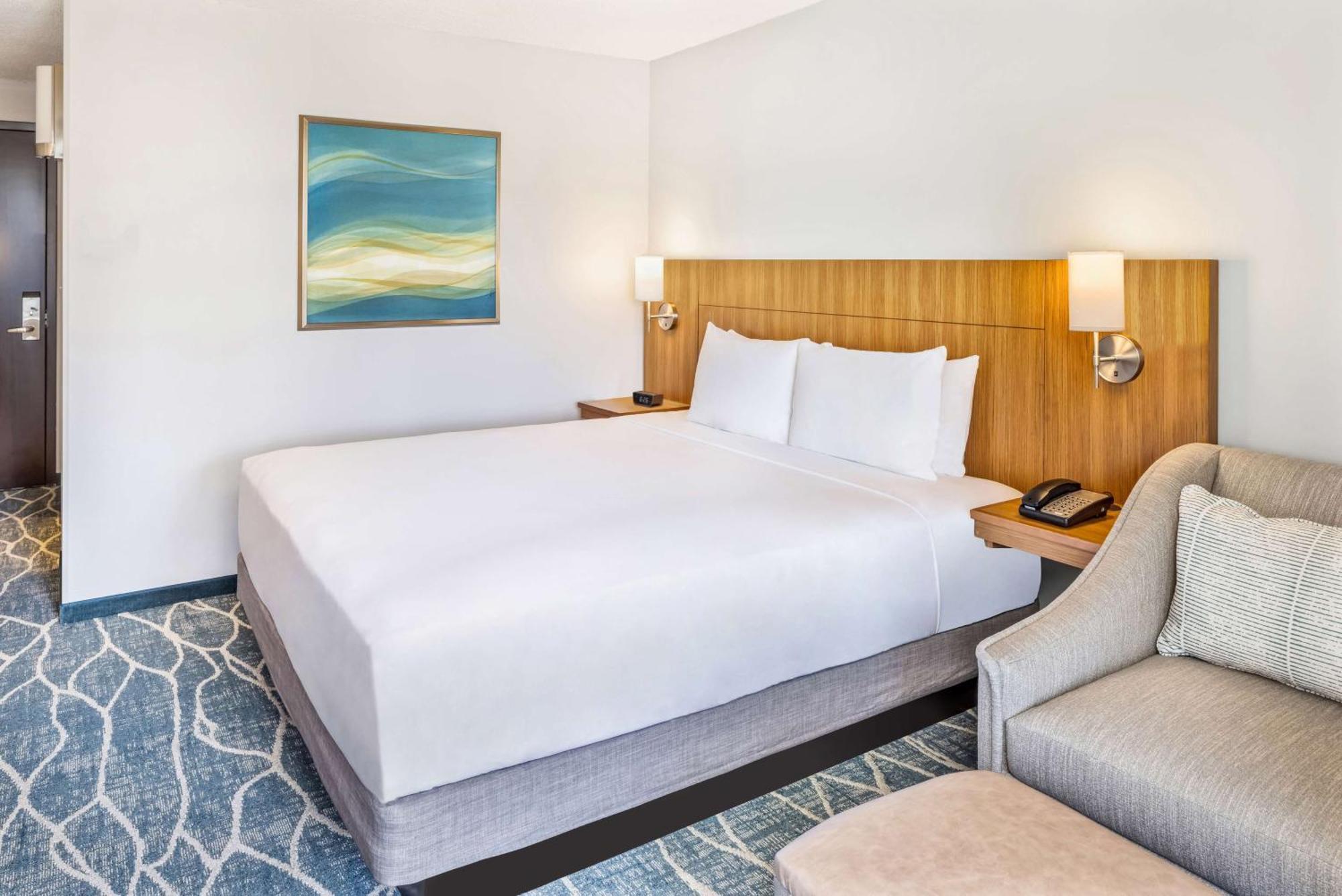 Hyatt Place Waikiki Hotel