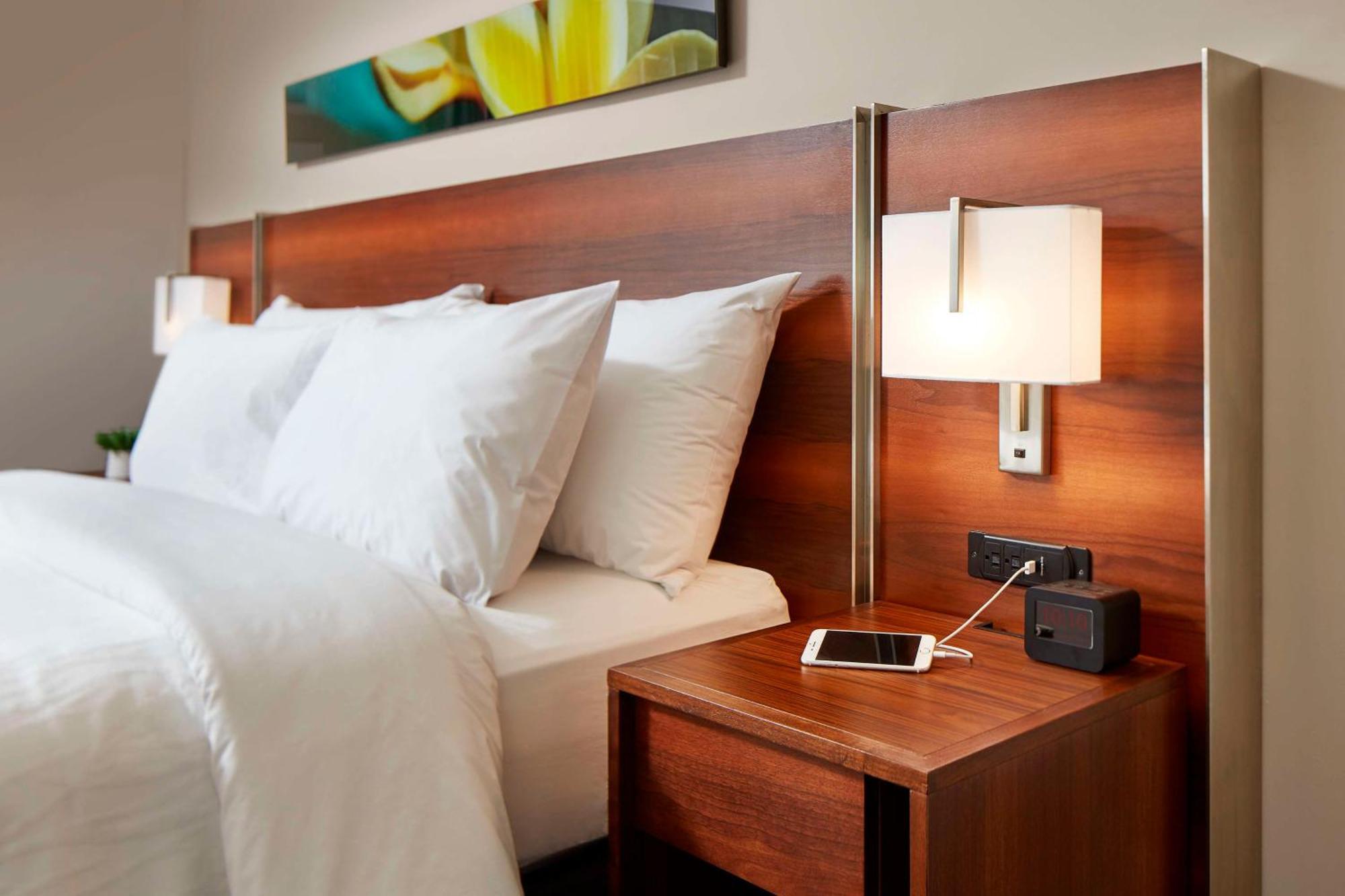 Hilton Garden Waikiki Hotel 3*