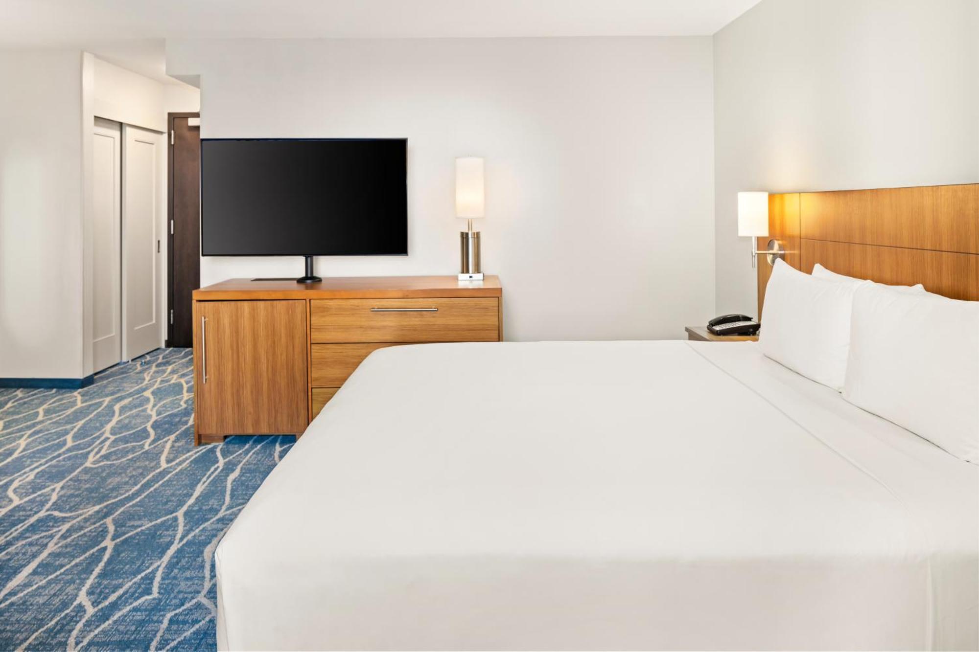 Hyatt Place Waikiki 4*